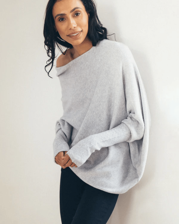 Off-Shoulder Loose-Fit Sweater | Chic & Relaxed | Versatile Style