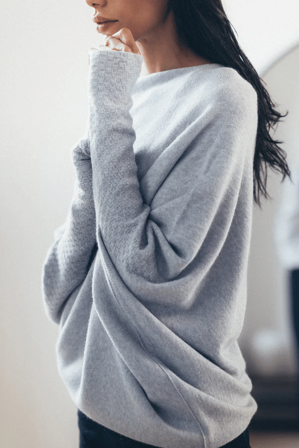 Off-Shoulder Loose-Fit Sweater | Chic & Relaxed | Versatile Style