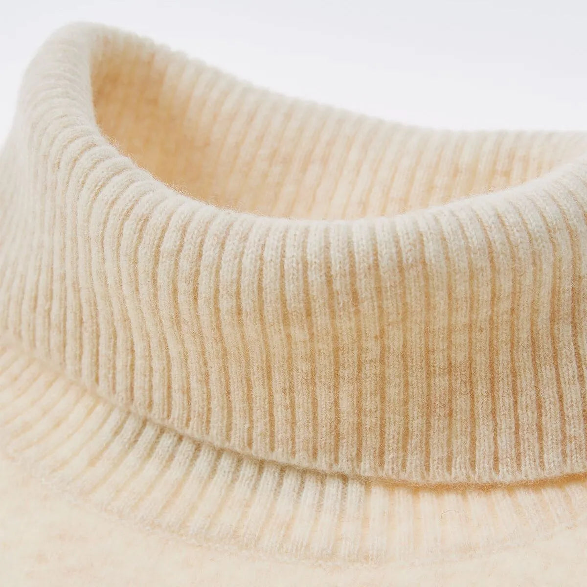 Cashmere Turtleneck Sweater | Ultra-Soft &amp; Timeless | Perfect for Cold Days